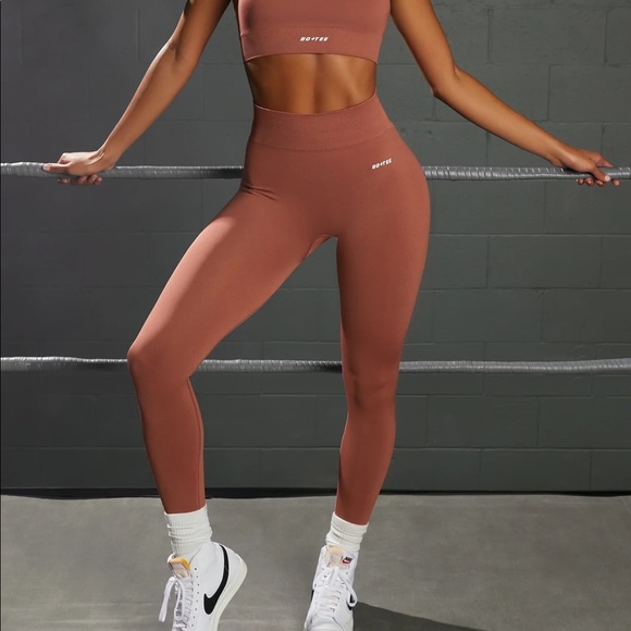 Bo & Tee Surge Curved Waist Seamless Scrunch Leggings - Rust - Small - Picture 2 of 10